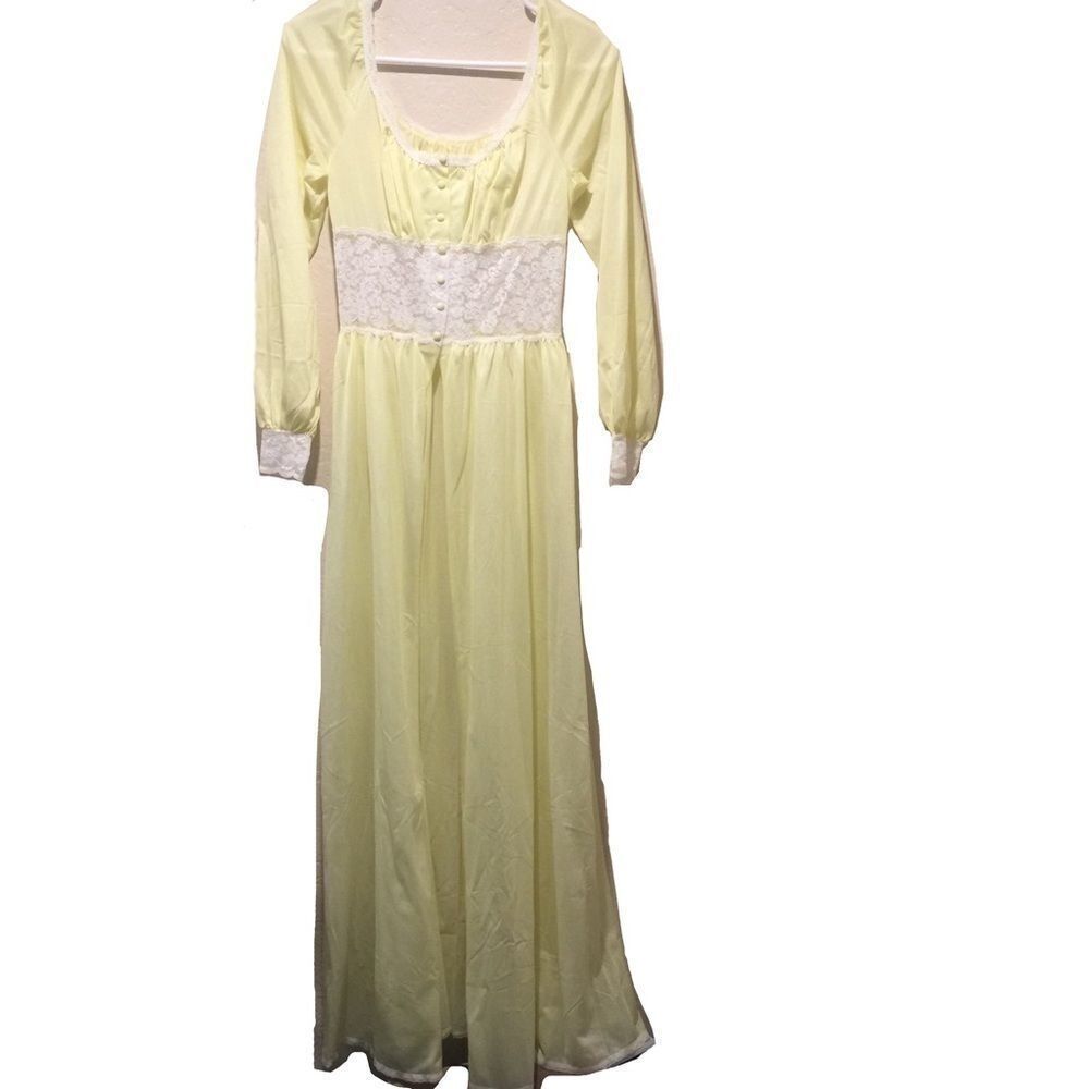 Vintage Lace Nightgown Duster Button down long sleeve Sm Made in USA